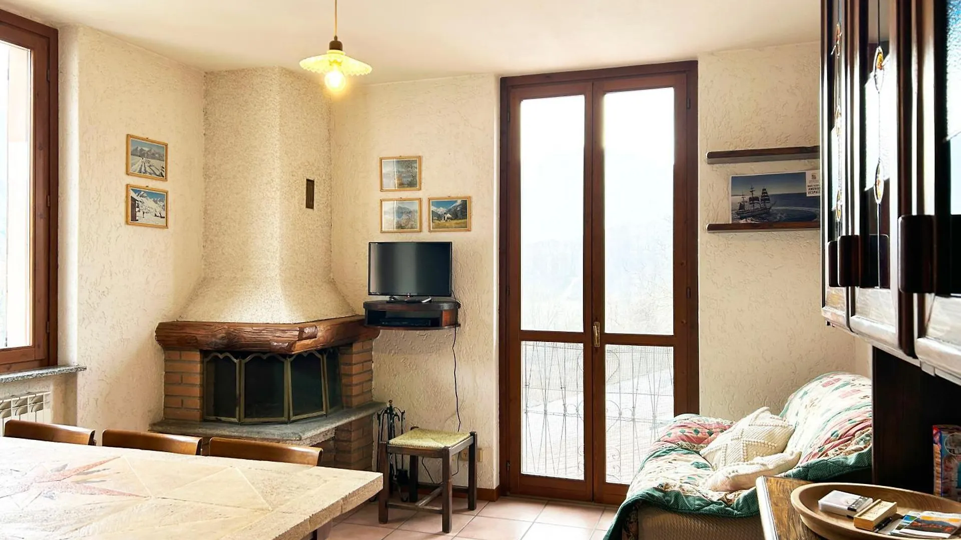Mountain Lodging With Fireplace And Mountain View Barzio Italy