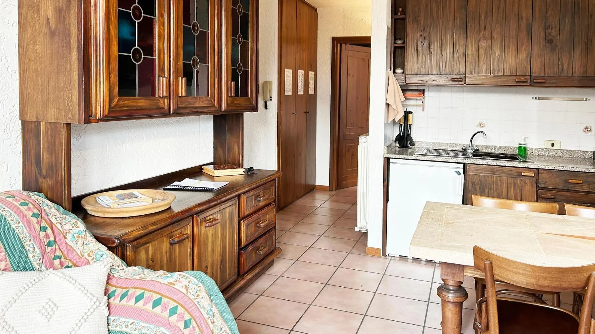 Mountain Lodging With Fireplace And Mountain View Barzio Italy