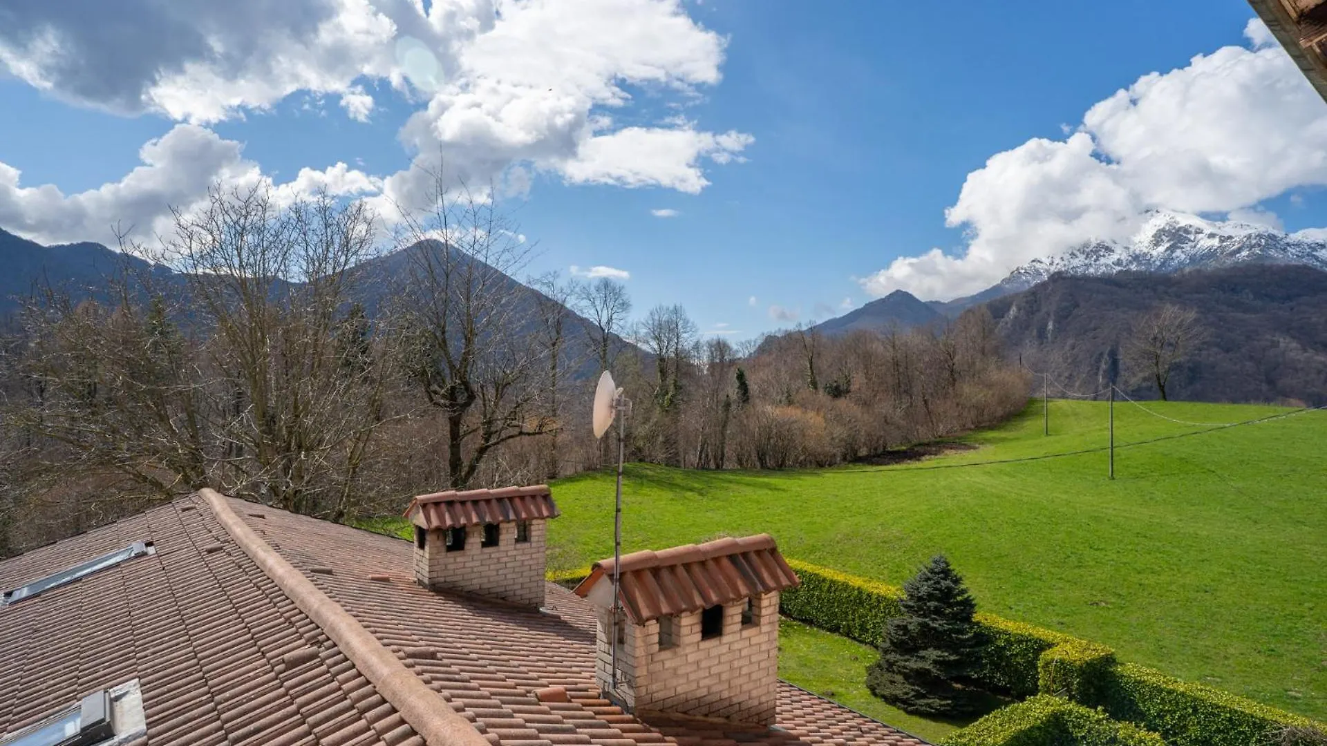 Apartment Mountain Lodging With Fireplace And Mountain View Barzio Italy