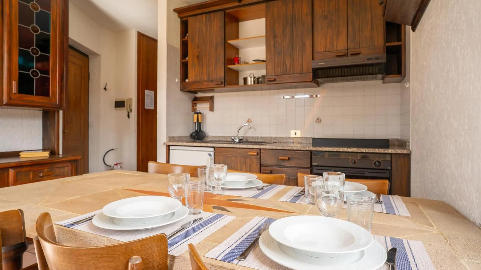 Mountain Lodging With Fireplace And Mountain View Barzio