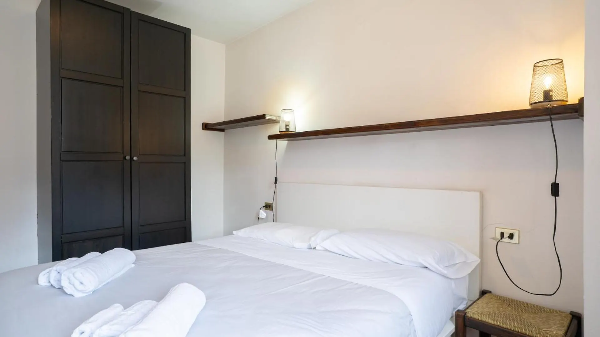 Apartment Mountain Lodging With Fireplace And Mountain View Barzio Italy
