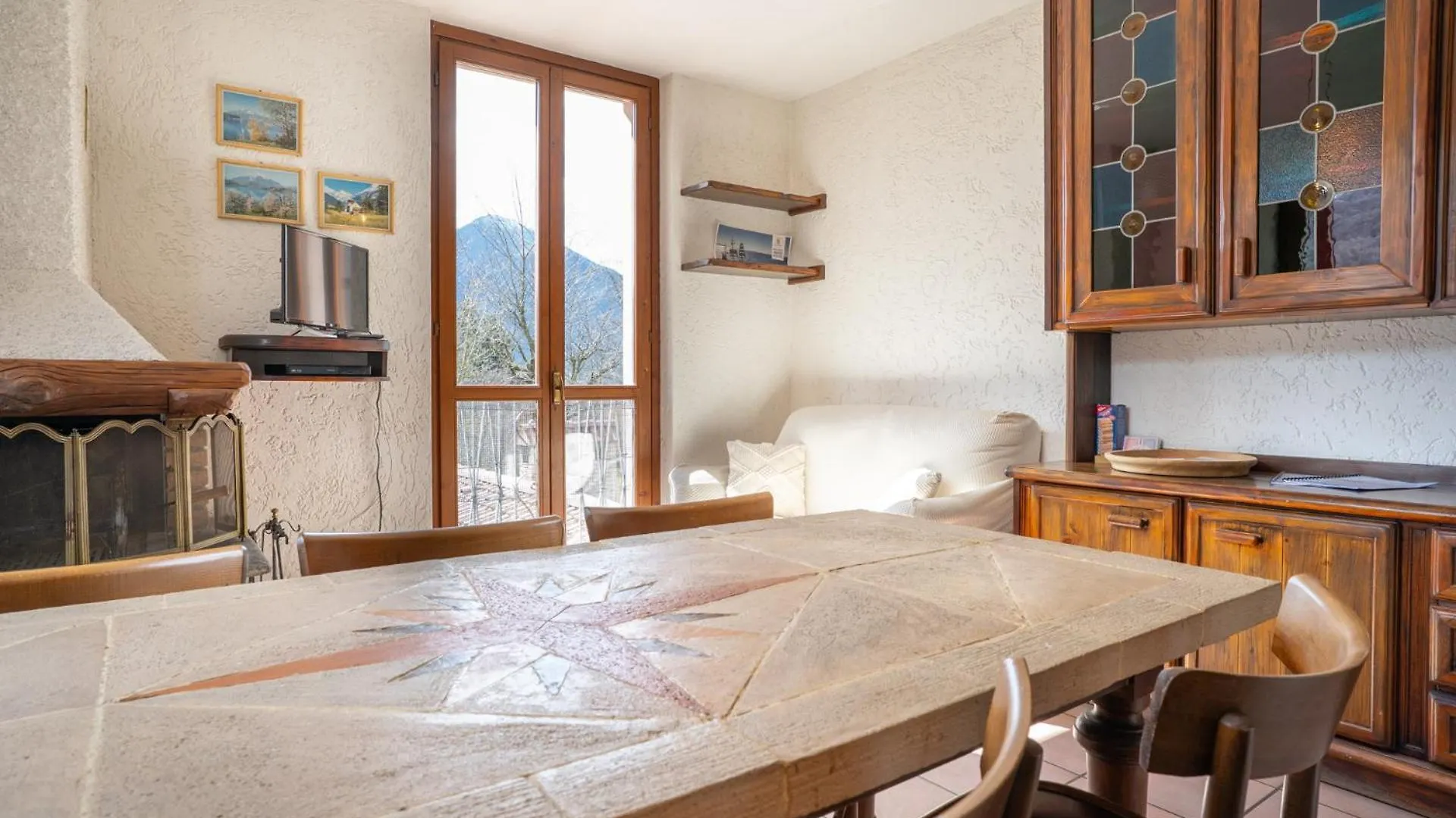 Mountain Lodging With Fireplace And Mountain View Barzio 0*,